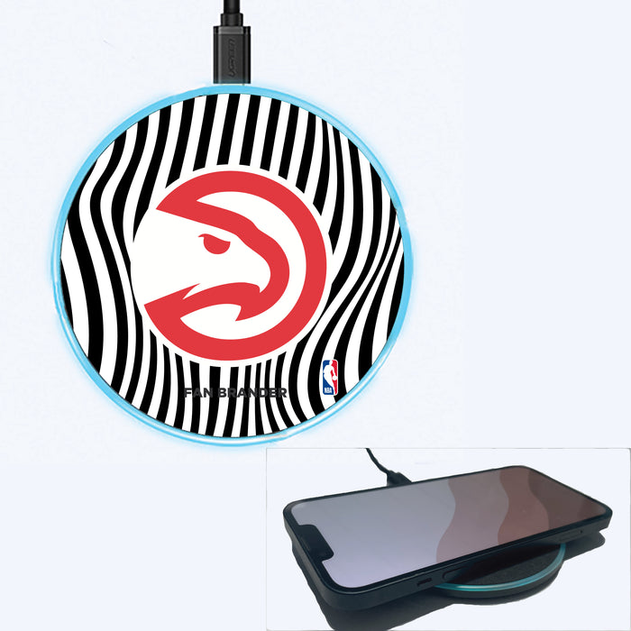 Fan Brander Grey 15W Wireless Charger with Atlanta Hawks Primary Logo With Team Groovey Lines