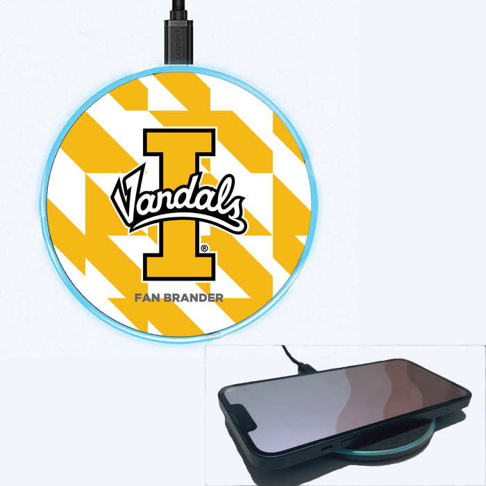 Fan Brander Grey 15W Wireless Charger with Idaho Vandals Primary Logo on Geometric Quad Background
