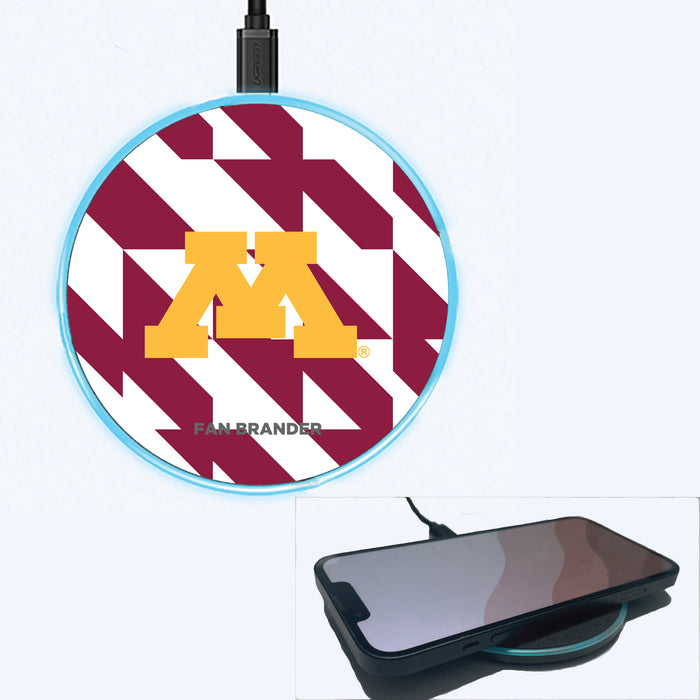 Fan Brander Grey 15W Wireless Charger with Minnesota Golden Gophers Primary Logo on Geometric Quad Background